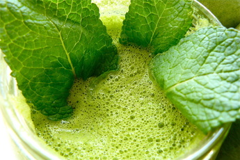 green smoothie with mint